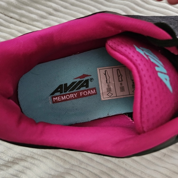 Avia Black and Pink Athletic Shoes with Modern Design Size 9 - Picture 9 of 10